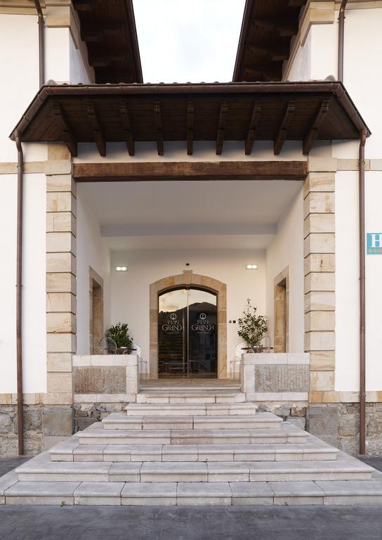 Hotel Granda Cangas de Onis Exterior photo